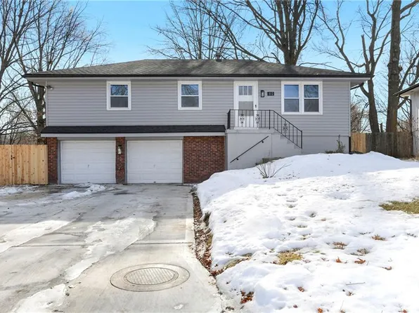 112 SW Gladstone Dr, Blue Springs, MO 64014