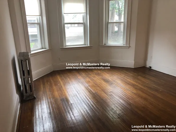 122 Warren St, Brighton, MA