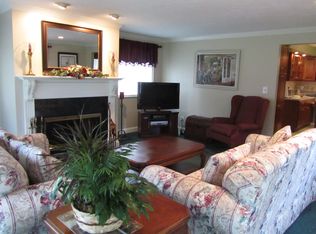 6968 Westview Dr, Brecksville, OH 44141