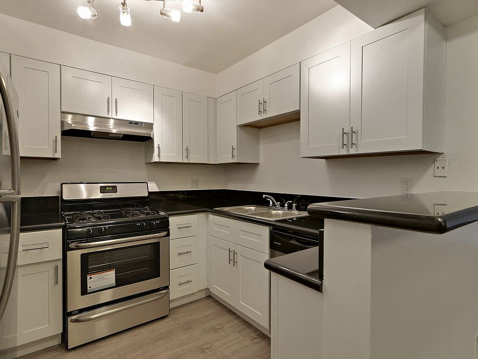 1st image of 3144 S Canfield Ave #3121710