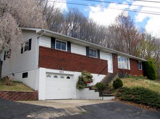 829 Nepolt St, Pottsville, PA 17901
