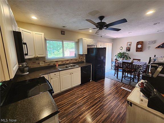 3rd image of 1486 Driftwood Ln