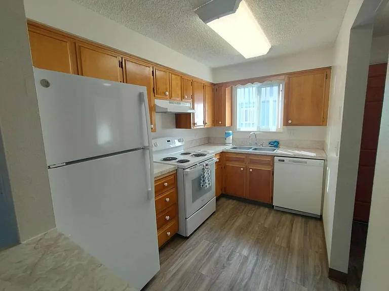 Country Pines Townhomes — Photo 5