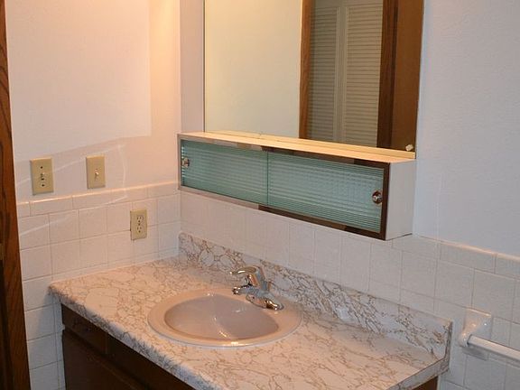 4th image of 1206 27th Ave S #203