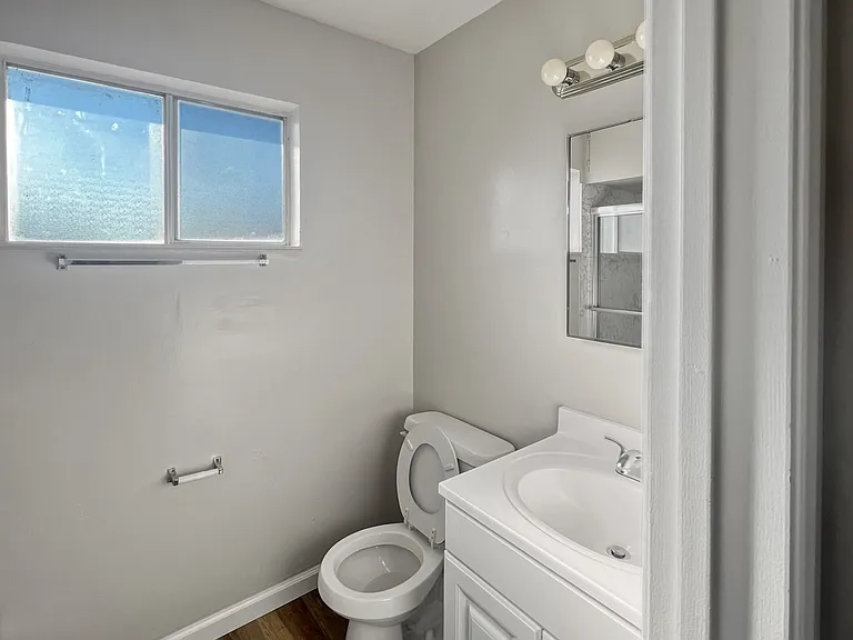 Ethan Apartments — Photo 46