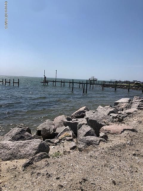 1st image of 926 & 928 Island Road