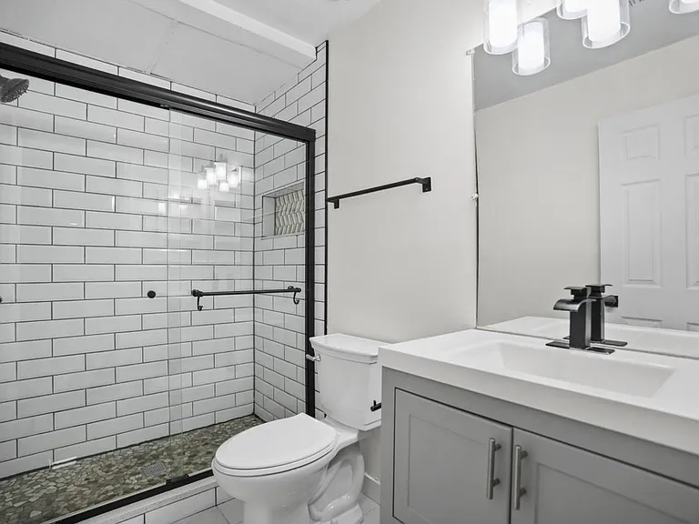 4 Cedar Valley Pl #202 — Photo 17