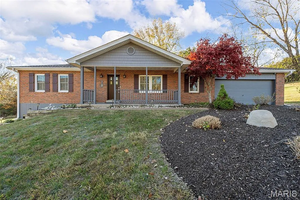 4095 Montgomery Ln photo 1