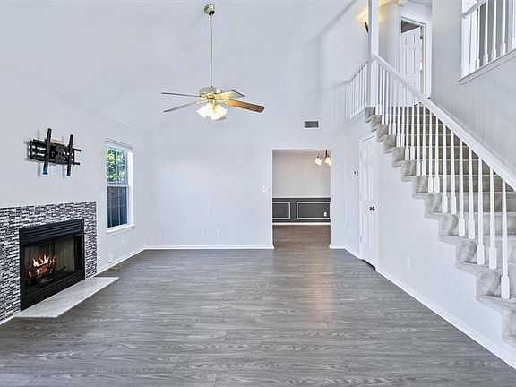 3rd image of 910 Pine Mill Ct