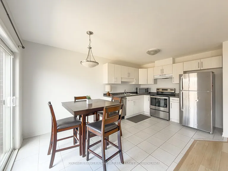 218 Heron St — Photo 8