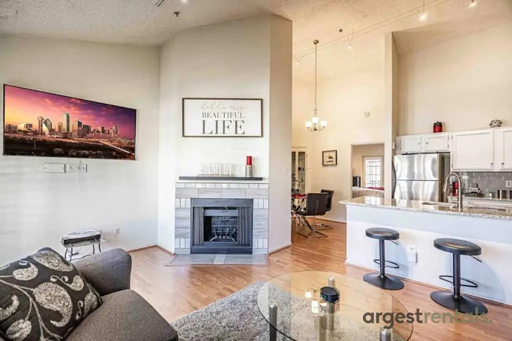 1 bed, 654 sqft, $2,750 — Photo 3