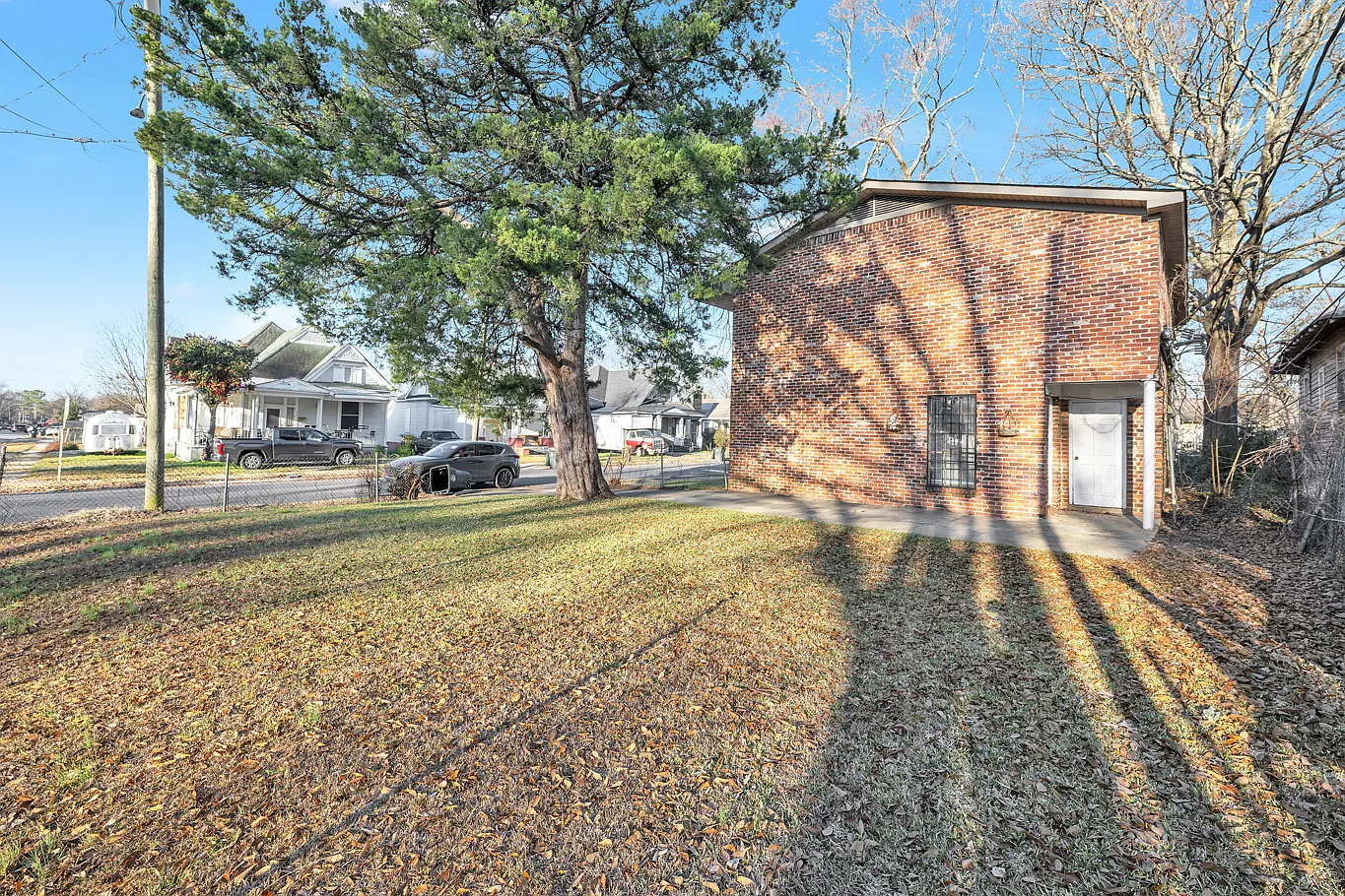 425 -429 11th Street Southwest (1408 Fulton ave SW) - 429 — Photo 4
