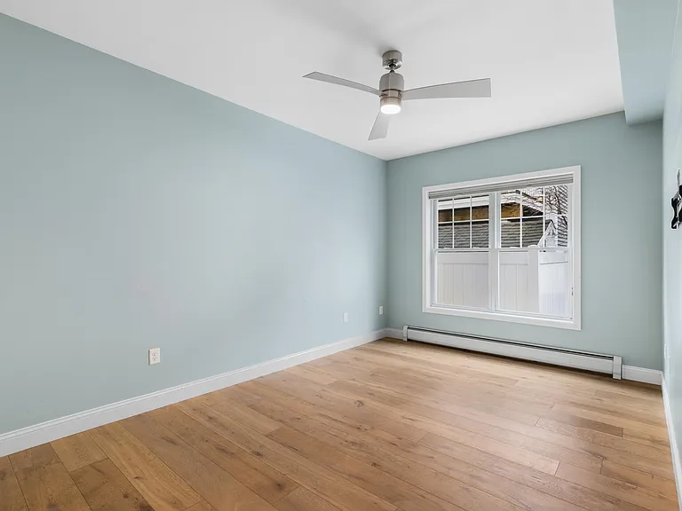 43 Cornwall St #B — Photo 17