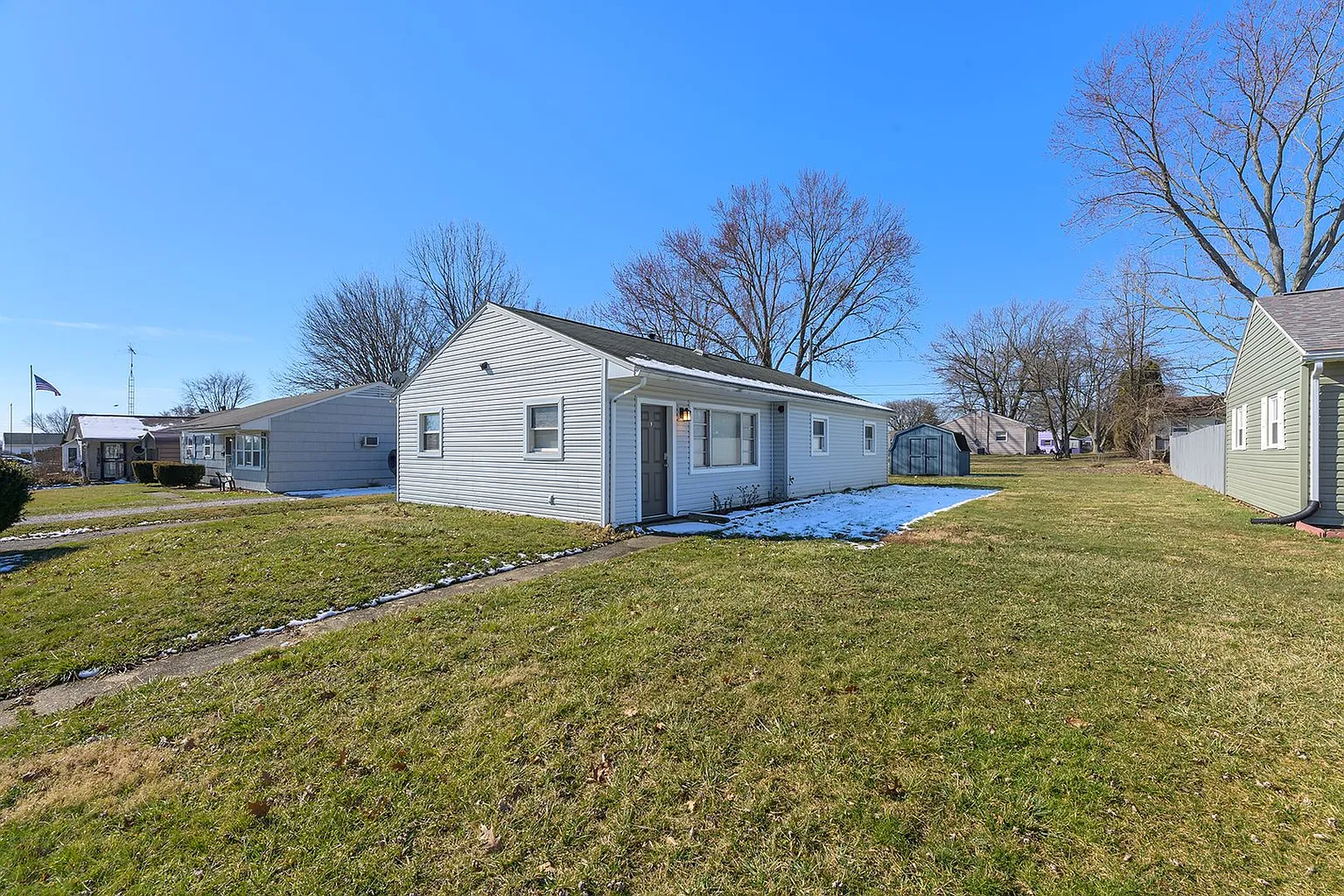 2225 Martha Ave NE photo 1