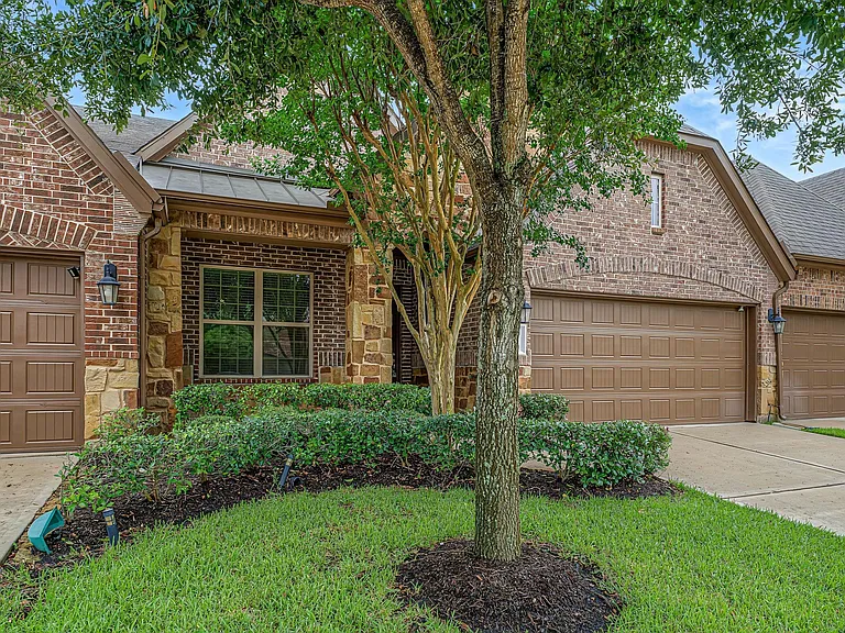 24227 Peralta Glen Ln — Photo 1