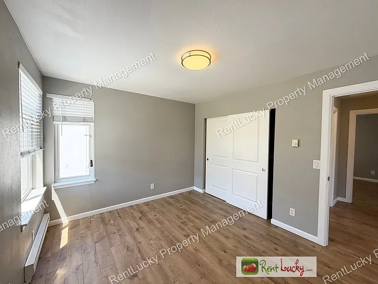 3315 Claremont Ave S — Photo 9