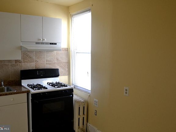 5th image of 2002 N 56th St Floor 2