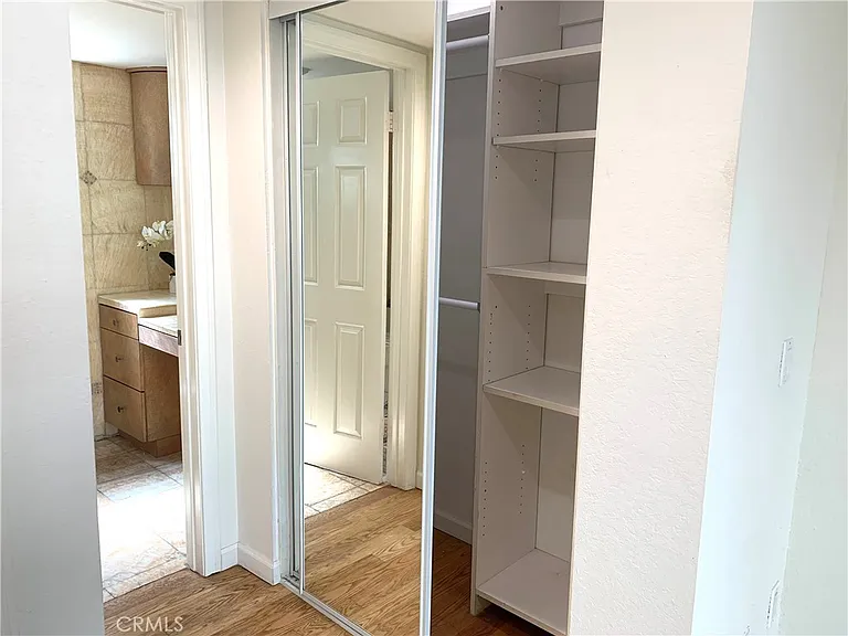 425 S Catalina Ave #4 — Photo 15