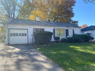 6444 Aylesworth Dr, Parma Heights, OH 44130