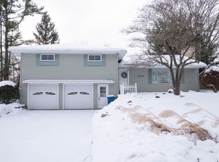 5118 Midfield Dr, Portage, MI 49002