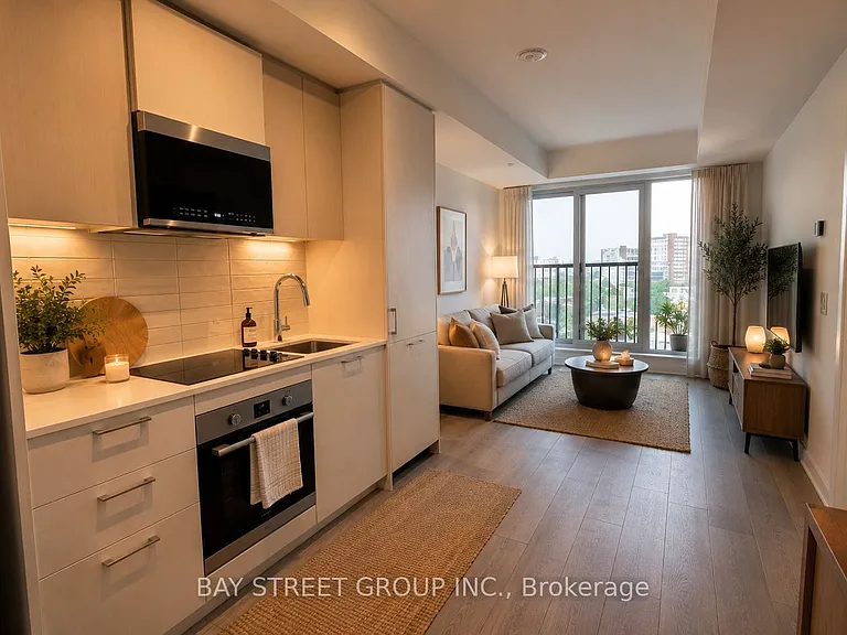 10 Oak St #902 — Photo 1