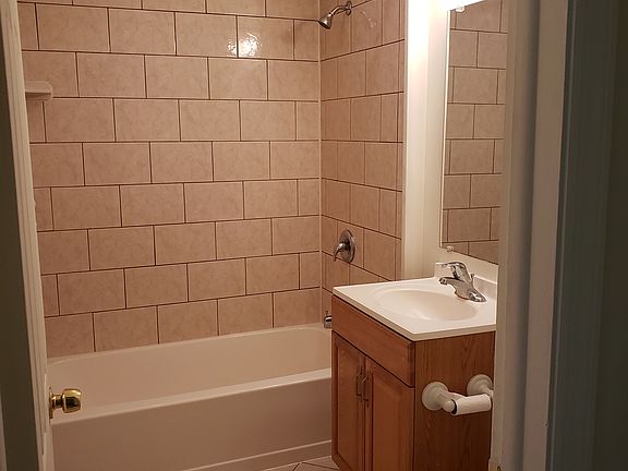 4th image of 336 E Lancaster Ave APT 8