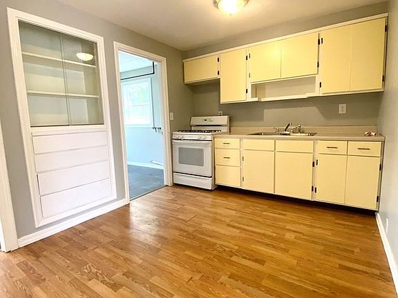 5th image of 1245 Susanne Ave