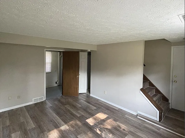 1837 Clearbrook Rd NW — Photo 10