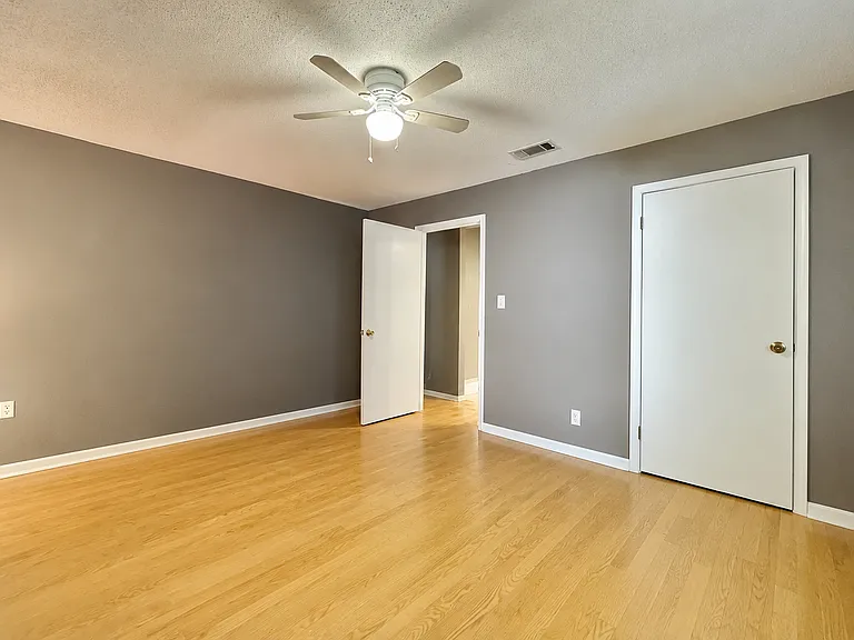 218 Madison St — Photo 5