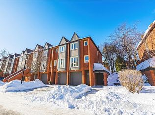 895 Maple Ave #101, Burlington, ON L7S 2H7
