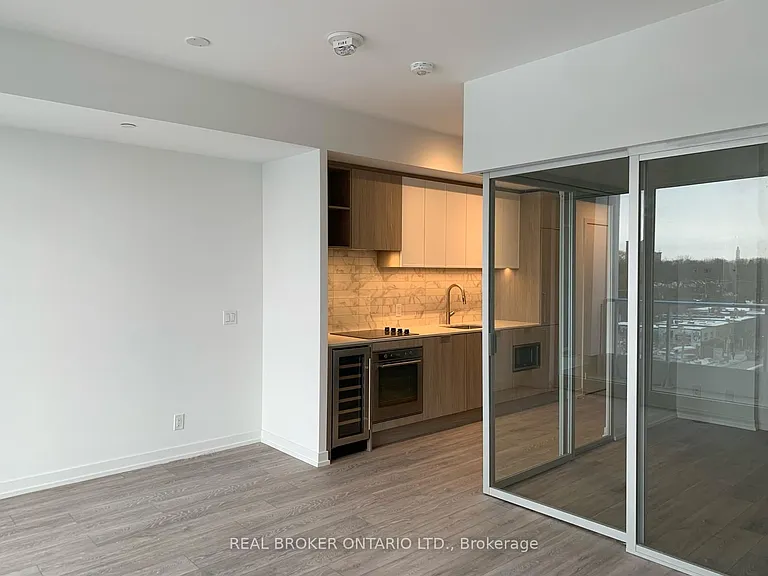 2020 Bathurst St #615 — Photo 15