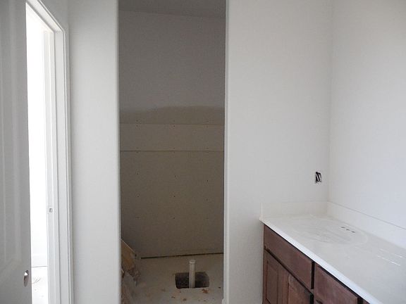 4th image of 1710 Creekside Cir