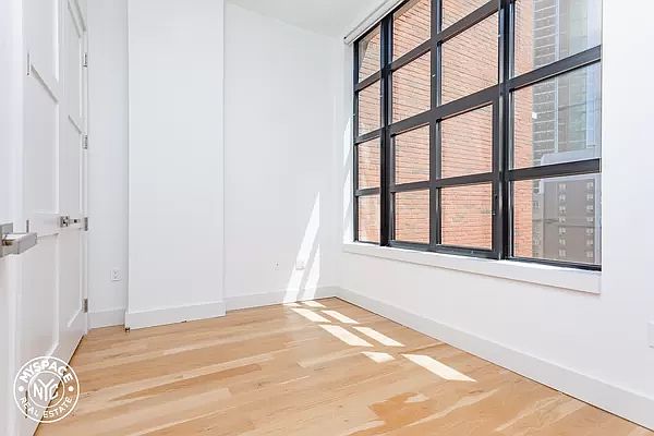 1st image of 41-21 28th St #33U