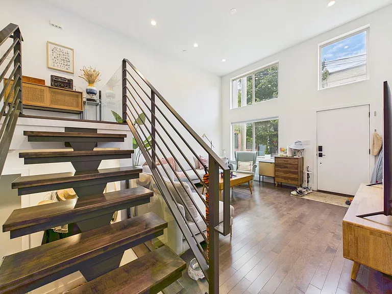 1335 S Garnet St — Photo 10