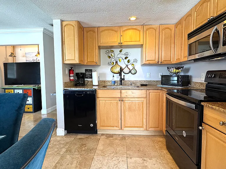 506 University Blvd — Photo 2