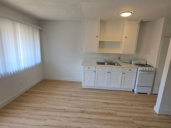 4th image of 3933-3943 N La Rica Ave #43-17