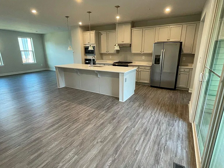 8666 Shady Pines Dr — Photo 20