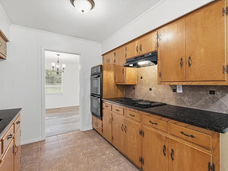 235 FM 407 W — Photo 26