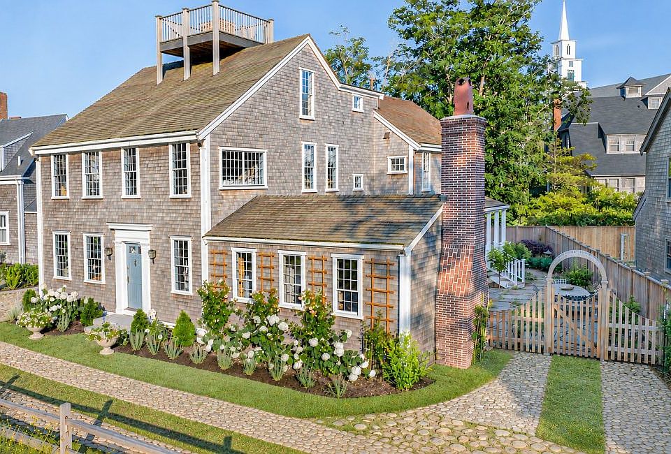 1st image of 6 Gull Island Ln