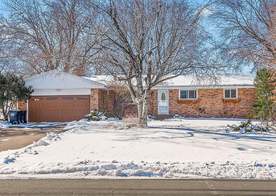 1st image of 305 W 136th St