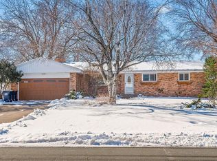 305 W 136th St, Burnsville, MN 55337