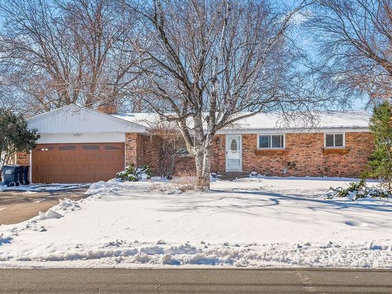 305 W 136th St, Burnsville, MN 55337