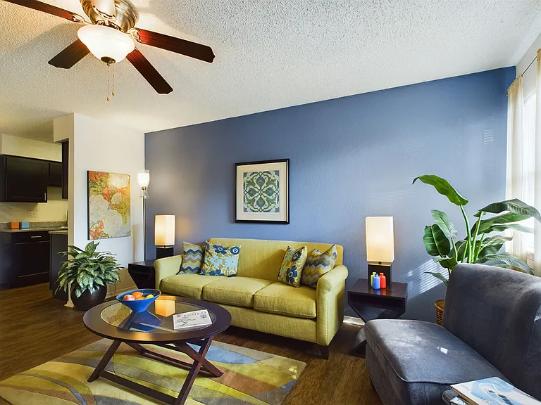Raintree Apartments — Photo 20