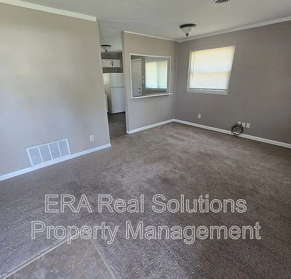 1290 Beechwood Rd — Photo 11