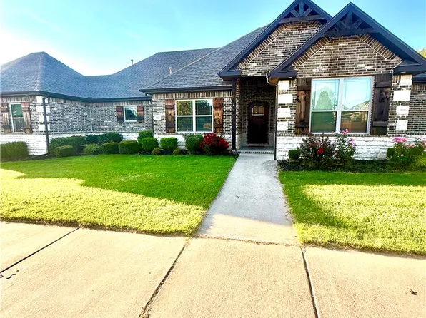5824 W Persimmon St, Fayetteville, AR 72704