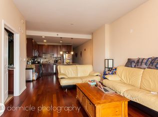 830 W Grace St #608, Chicago, IL 60613
