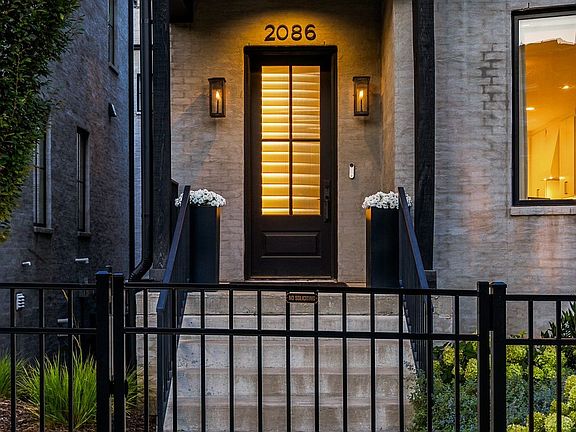 4th image of 2086 12th Ave S