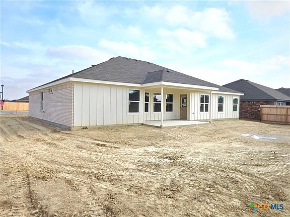4th image of 3302 Privet Dr