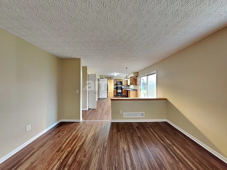 4460 Landmark Rd — Photo 6