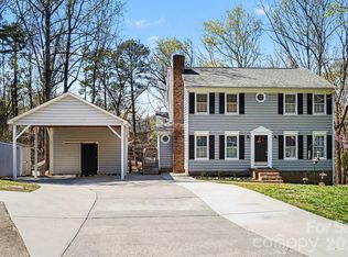 2724 Artesian Ct, Charlotte, NC 28270